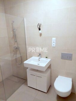 Pekný 2i byt, zariadený, loggia, pivnica,garáž.státie, novos - 5