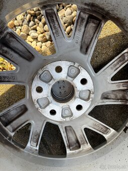 Original Zimne Komplety Audi 215/55/R17 - 5
