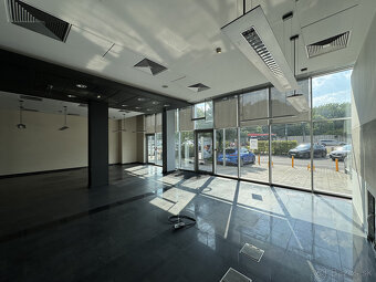 Prenájom obchodného priestoru 138,14 m² v meste Bratislava v - 5