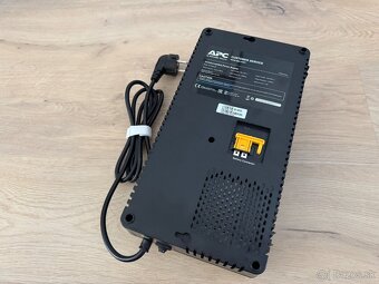 UPS APC Easy UPS BV 1000 VA - používaný - 5