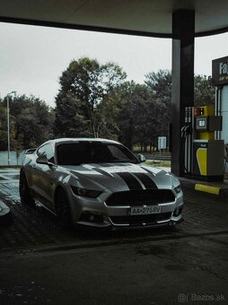 Mustang GT 5.0 V8 - 5