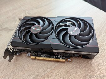 AMD Radeon RX 6600 - 5