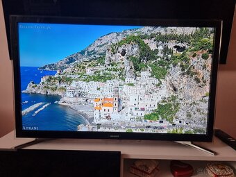 Predám SMART LED TV SAMSUNG UE32F4500AW HD - 5