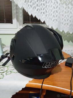 Vyklopná prilba veľkosť XL - 5