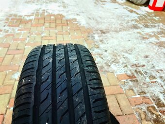 Semperit 215/60 r16 letné - 5