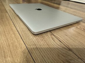 Apple Macbook Pro 15" TB (mid 2018) i7, 16gb, 256gb, 4xUSB-C - 5