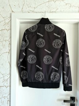 Versace a Versace Jeans Couture prechodna bunda a tricko - 5