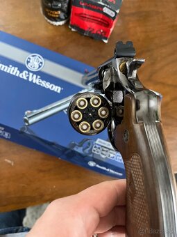 Revolver Smith & Wesson Model 29 - 5