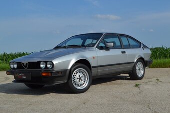 Alfa Romeo GTV6 2.5 V6 - 5