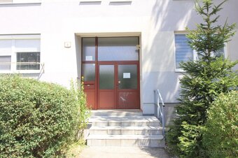 Prenajmem krásny byt s výhľadom na hrad v centre Nitry - 5