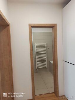 1 izbový priestranný byt s balkónom 2 x parkovacie miesto - 5