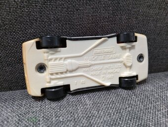 Matchbox Buick Le Sabre, Macau, MB10 - 5