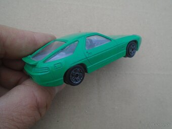 Stará hračka Porsche Burago 928 - 5