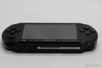 PSP E1004 Street + nabíjačka + 2GB karta + 4 hry - 5