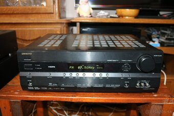 ONKYO HT-R518 - 5