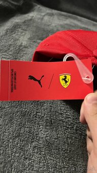 Predám F1 a MotoGP merch/ dres a šiltovky čiapky - 5