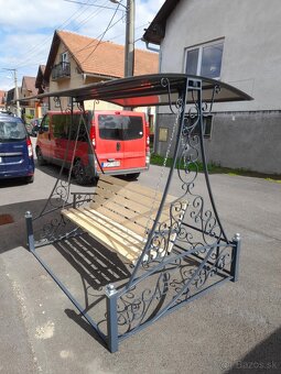 Kovaná záhradná hojdačka pre tri osoby - 5