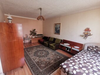 Velký 3 izbovy byt 85m2 v centre mesta s loggiou - 5