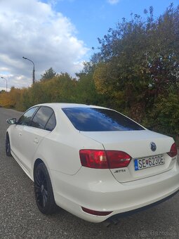 Volkswagen Jetta 2.0tdi Highline - 5