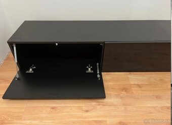 Vitrína a lowboard - 5