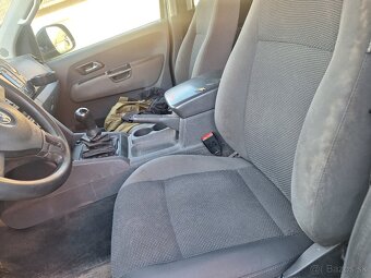 VW AMAROK 2,0 DIESEL 4X4 ŤAŽNÉ KLÍMA 120KW - 5