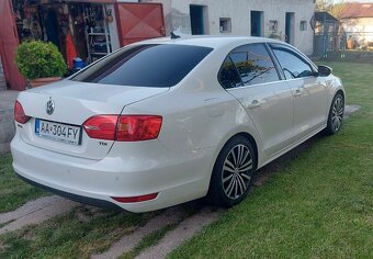 Volkswagen Jetta 1.6 TDI CR DSG - 5