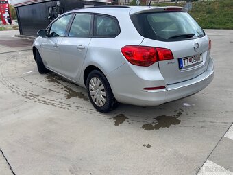 Opel astra J sports tourer - 5