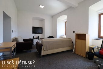 Dvojpodlažná prevádzková budova s veľkou garážou, Hôrka - 5