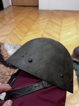 Vojenske prilby,bodak, nadoba na plynovu masku - 5