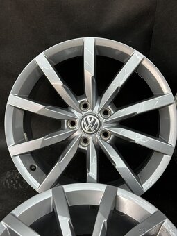 ✅ 5x112 r18 Monterey Passat b8 top stav - 5