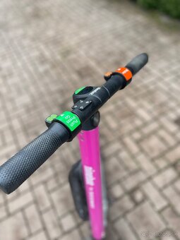 Elektrická kolobežka Nineboot by segway ružová/červená - 5