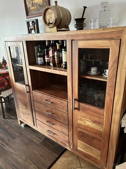 Jedálensky stôl a vitrína - 5