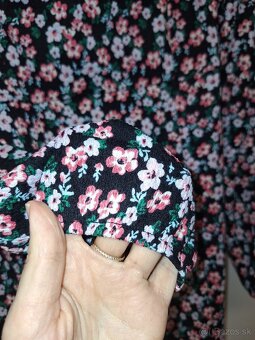 Midi kvetované šaty - 5