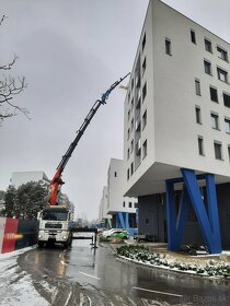 Auto s hyd. rukou valnik/naves s hr, dosah až 32m - 5