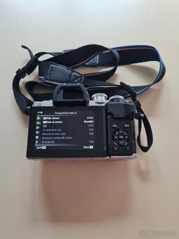 Olympus OM-D EM10 IV Telo Cena 499€ - 5