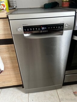 Bosch Séria 4 Voľne stojaca umývačka riadu 45 cm - 5