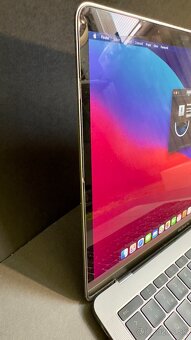 13-palcový Apple MacBook Pro 2017 - 5