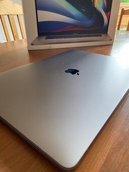 Apple MacBook Pro 2019 16” - 5
