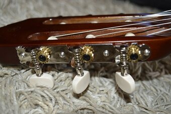 predam - gitara Yamaha C40 - 5