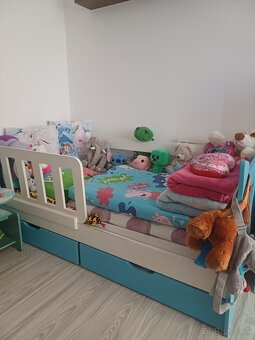 Rostoucí stolik a stolicka plus postel - 5