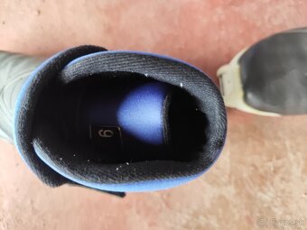 Predám bežecké lyže s topánkami - 5