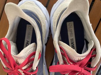 HOKA Clifton Edge 38 - 5