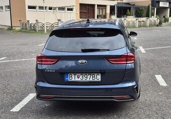 KIA Ceed Combi 1,6 automatc - diesel - 5