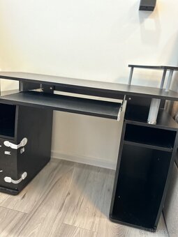 Predám čierny kancelársky stolik - 5