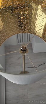 Elegantná stojaca lampa - 5