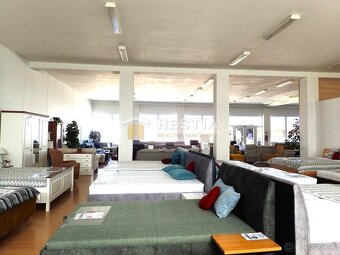 Veľký obchodný priestor 560 m² s parkovacími miestami na pre - 5