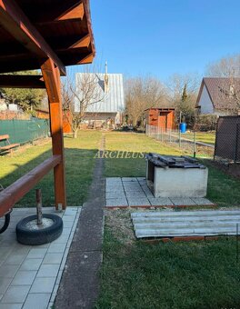 ZÁHRADA S CHATKOU KRÁĽOVA NAD VÁHOM - ŠAĽA - 5