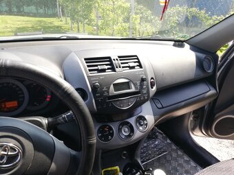 Toyota RAV4 - 5