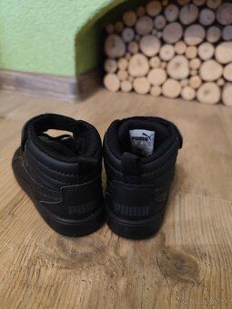 č.22 Nové detské čierne botasky Puma - 5
