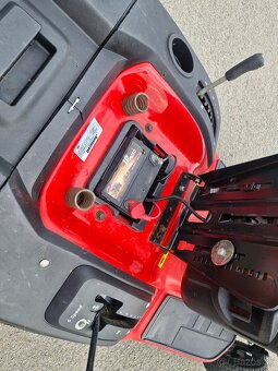 Traktorova kosacka Jonsered LT2213C (Husqvarna) - 5
